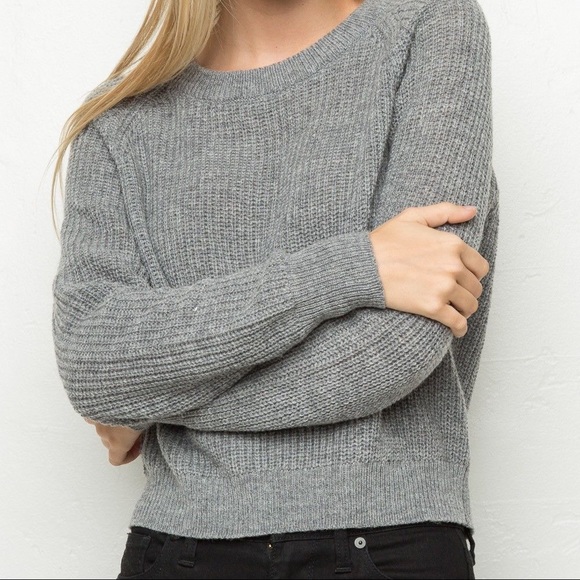 Brandy Melville Sweaters - Brandy Melville knit grey sweater
